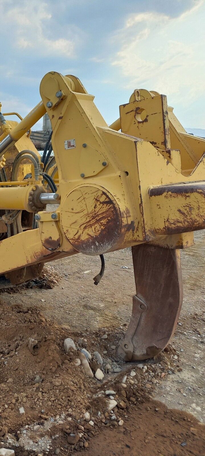 Komatsu EX 155 ryhnytel 30 000 TMT - Ak bugdaý etraby - img 1