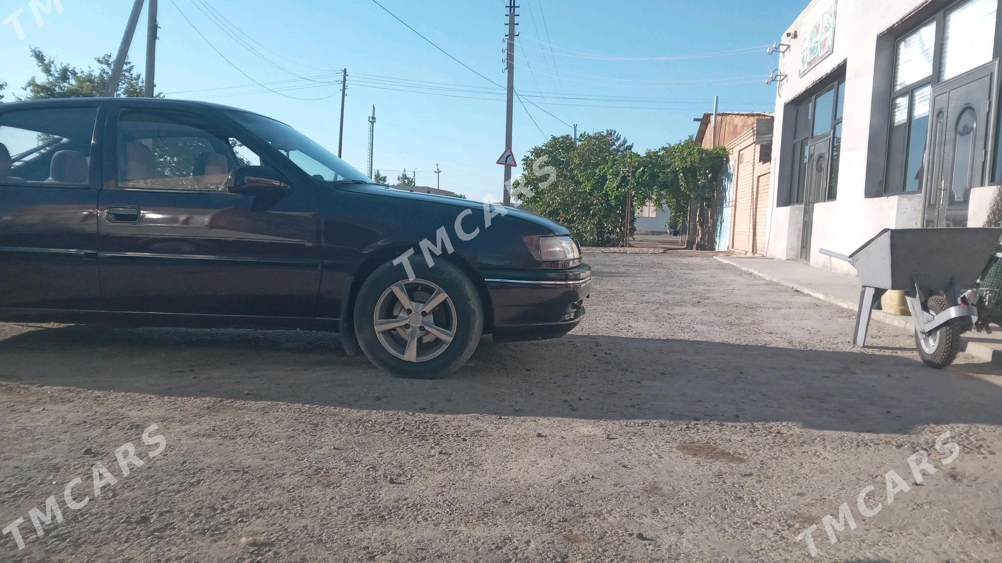 Opel Vectra 1993 - 37 000 TMT - Sakar - img 8