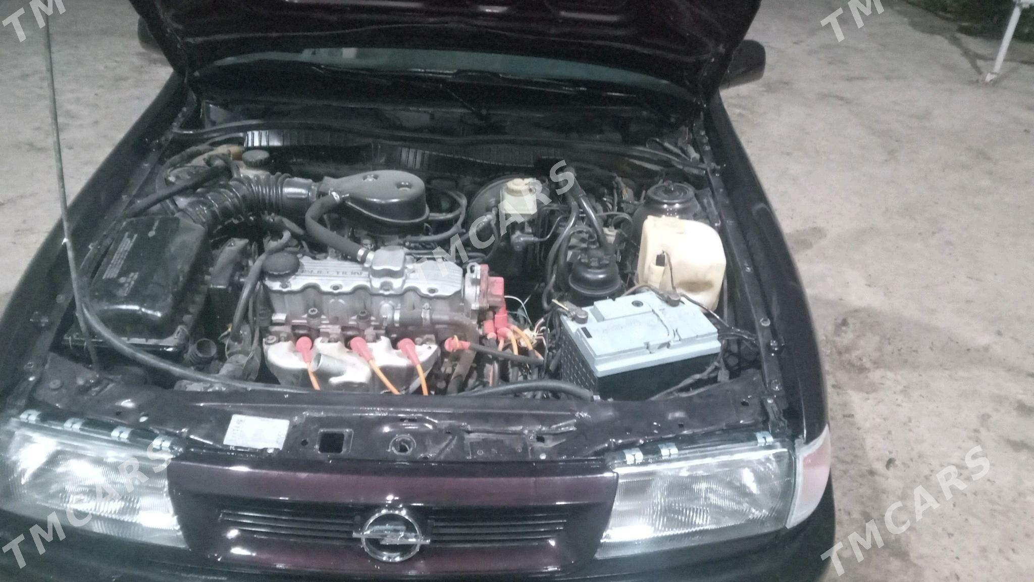 Opel Vectra 1993 - 37 000 TMT - Sakar - img 9