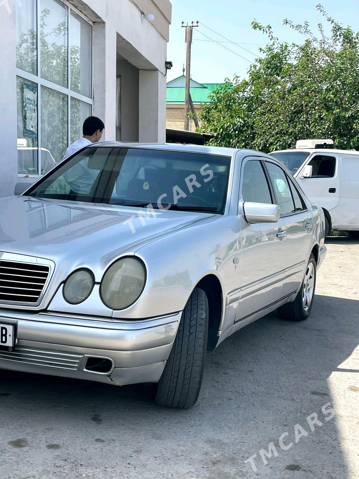 Mercedes-Benz E320 2000 - 50 000 TMT - Туркменабат - img 2