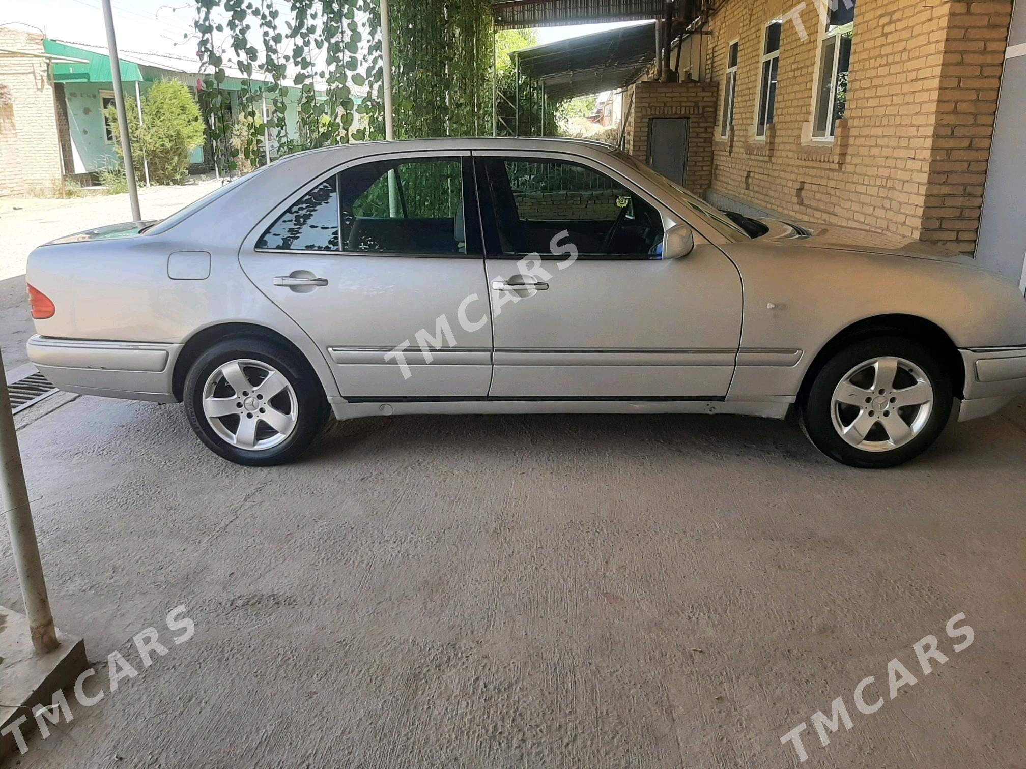 Mercedes-Benz E320 2000 - 50 000 TMT - Туркменабат - img 4