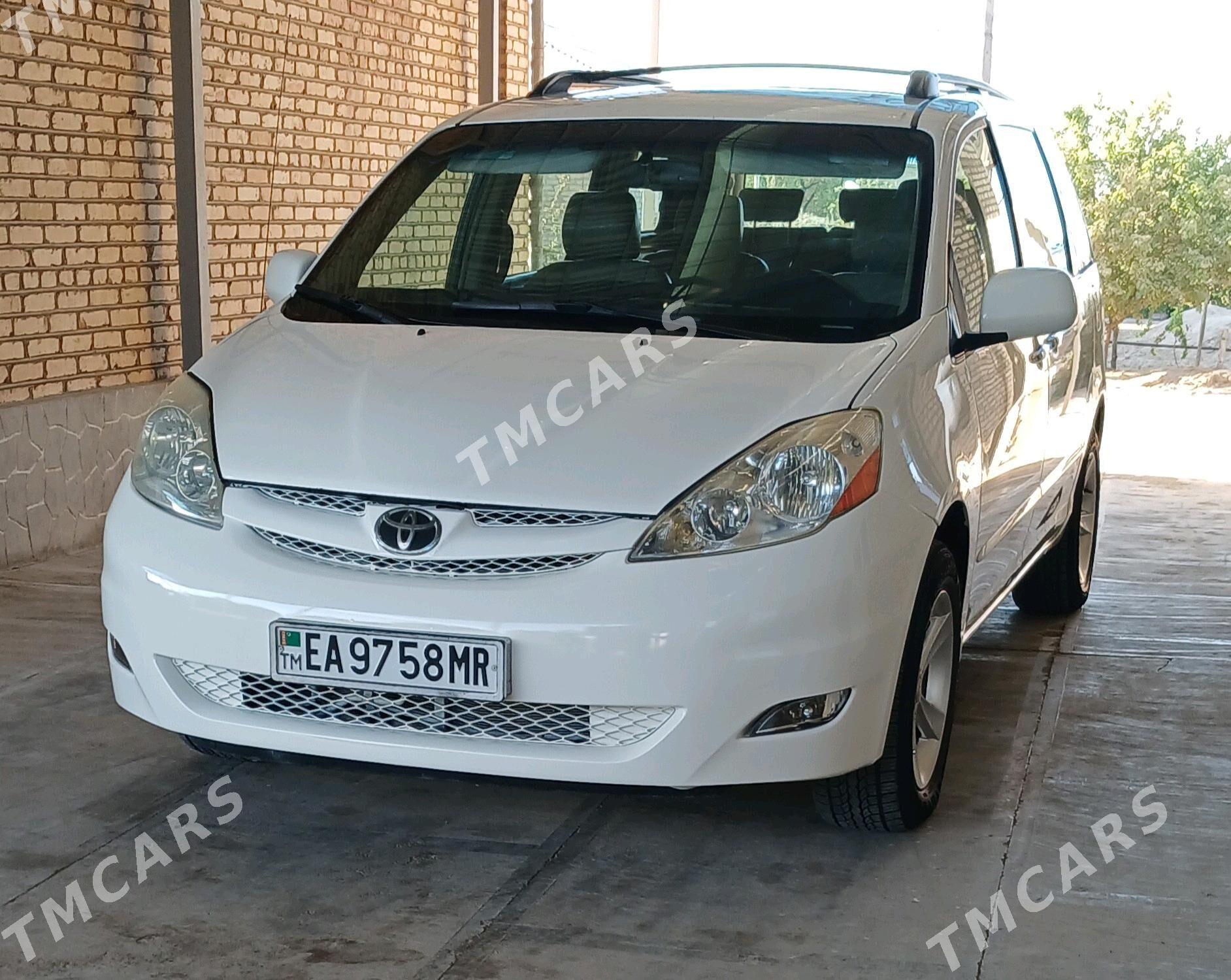 Toyota Sienna 2007 - 220 000 TMT - Мары - img 8
