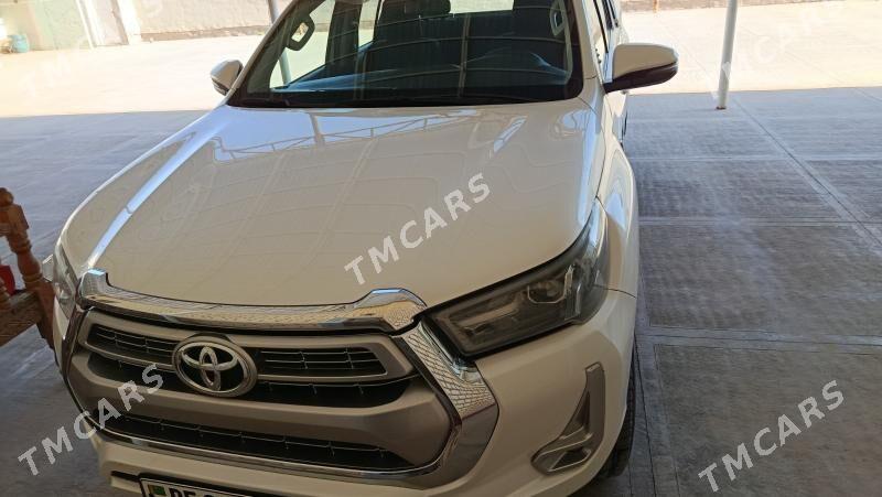 Toyota Hilux 2023 - 630 000 TMT - Sarahs - img 2