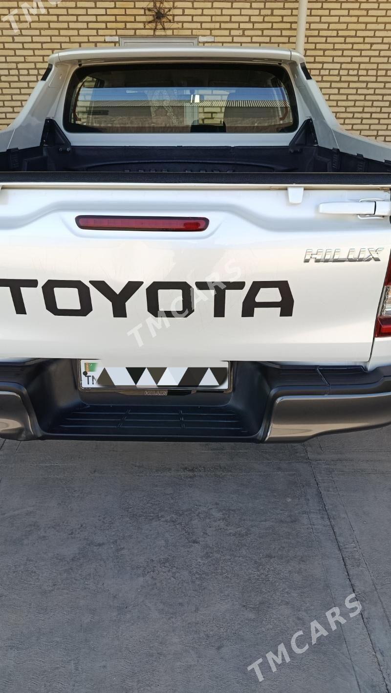 Toyota Hilux 2023 - 630 000 TMT - Sarahs - img 7