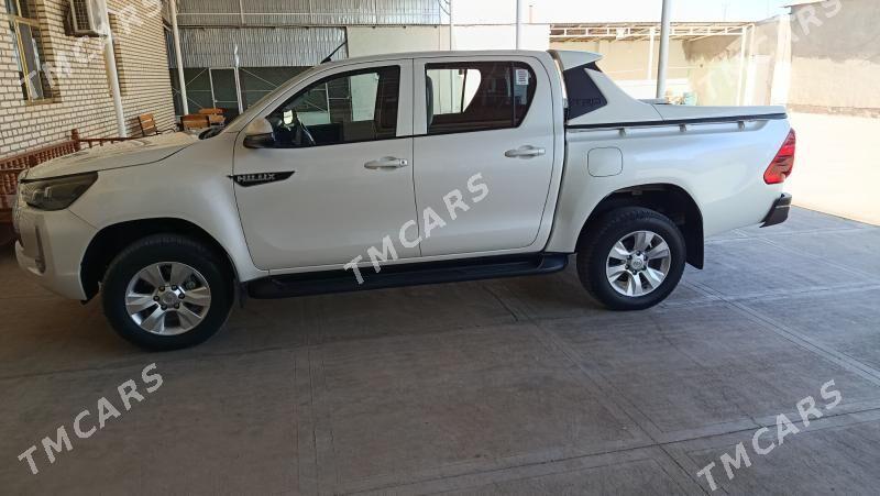 Toyota Hilux 2023 - 630 000 TMT - Sarahs - img 3