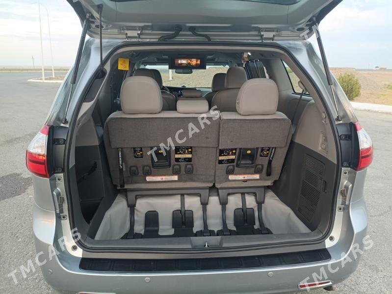 Toyota Sienna 2015 - 365 000 TMT - Гызыларбат - img 7