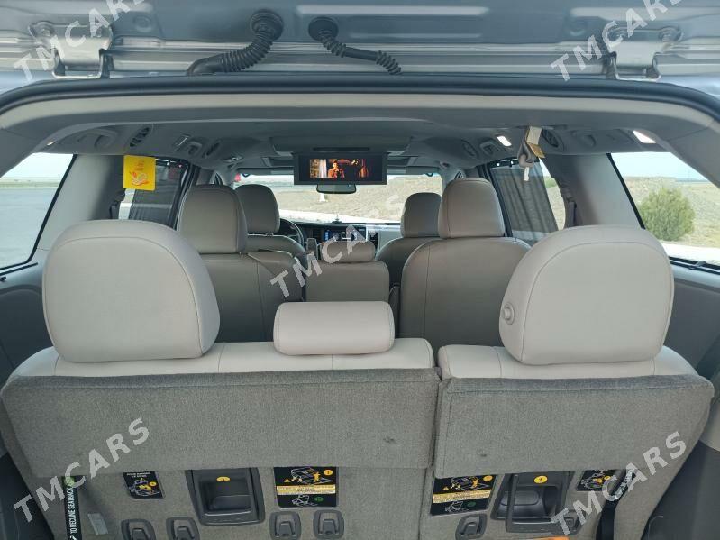 Toyota Sienna 2015 - 365 000 TMT - Гызыларбат - img 8