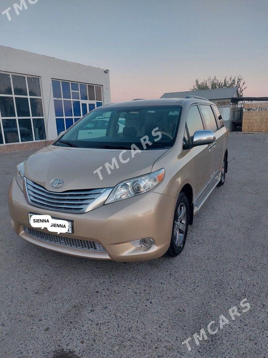 Toyota Sienna 2011 - 270 000 TMT - Мары - img 5