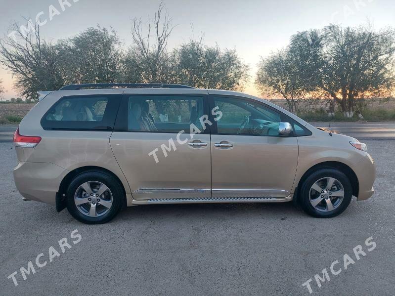 Toyota Sienna 2011 - 270 000 TMT - Мары - img 8