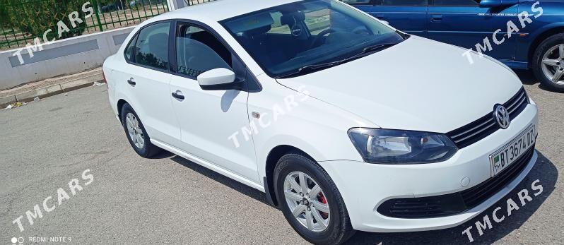 Volkswagen Polo 2013 - 80 000 TMT - Дашогуз - img 2