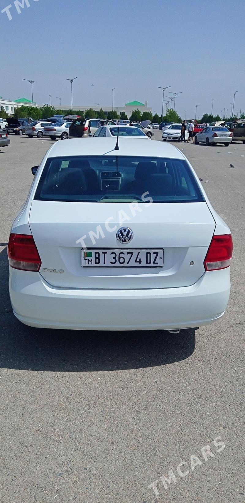 Volkswagen Polo 2013 - 80 000 TMT - Дашогуз - img 3