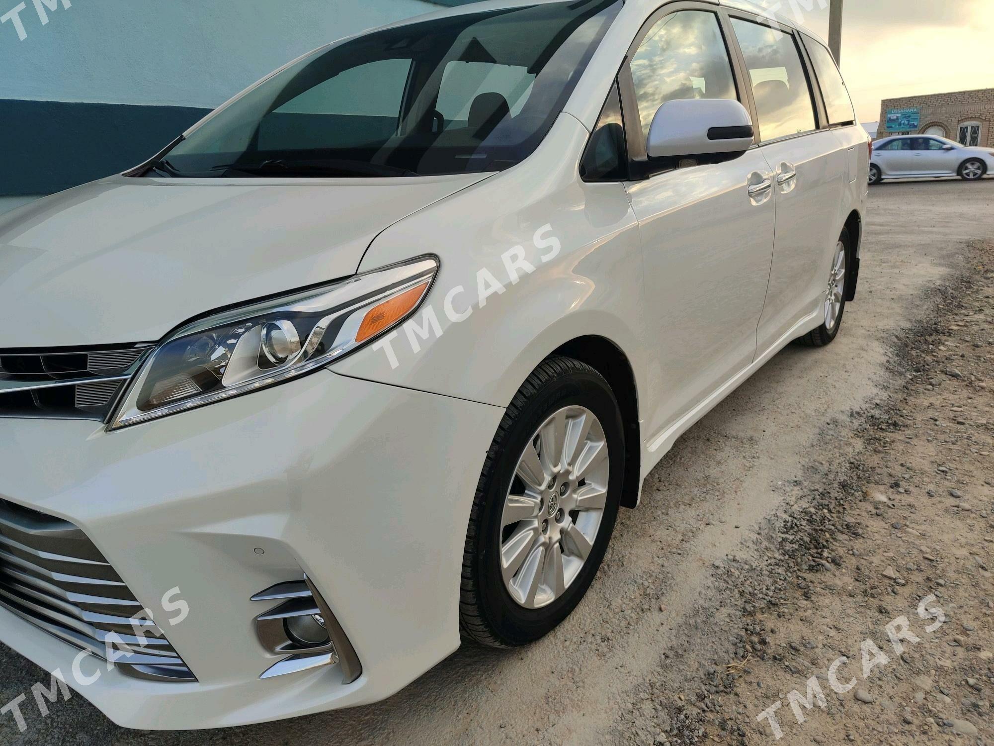 Toyota Sienna 2019 - 480 000 TMT - Мары - img 3