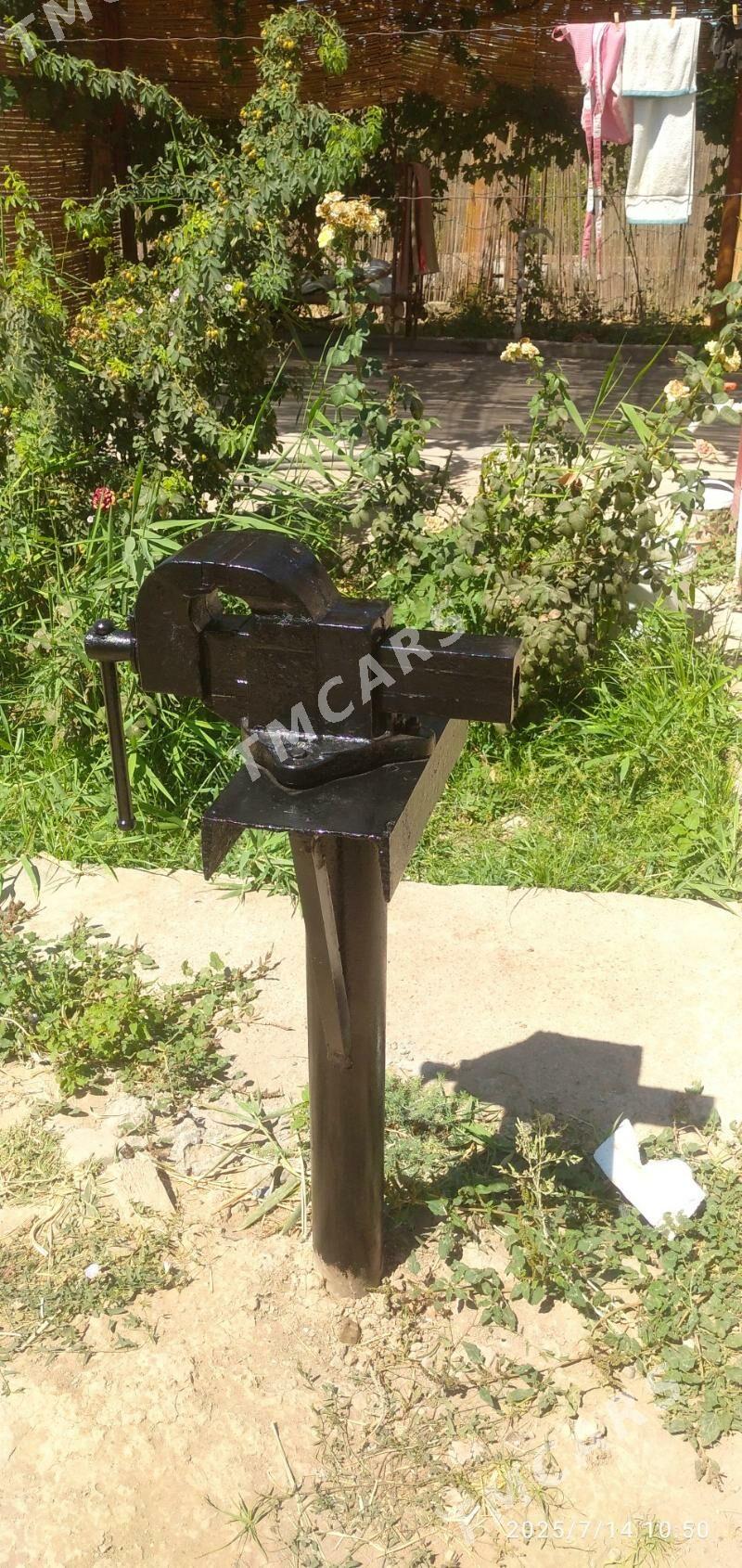 Тиски со стояком - Байрамали - img 2