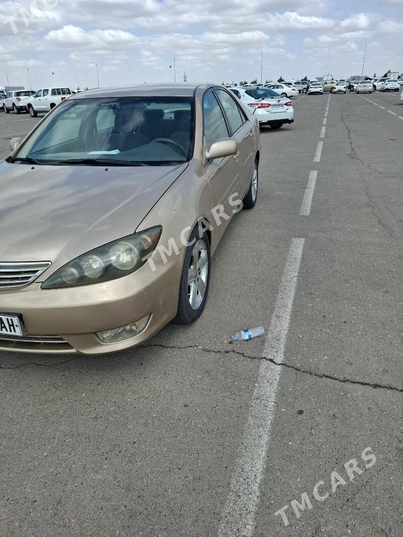 Toyota Camry 2004 - 135 000 TMT - Büzmeýin - img 8