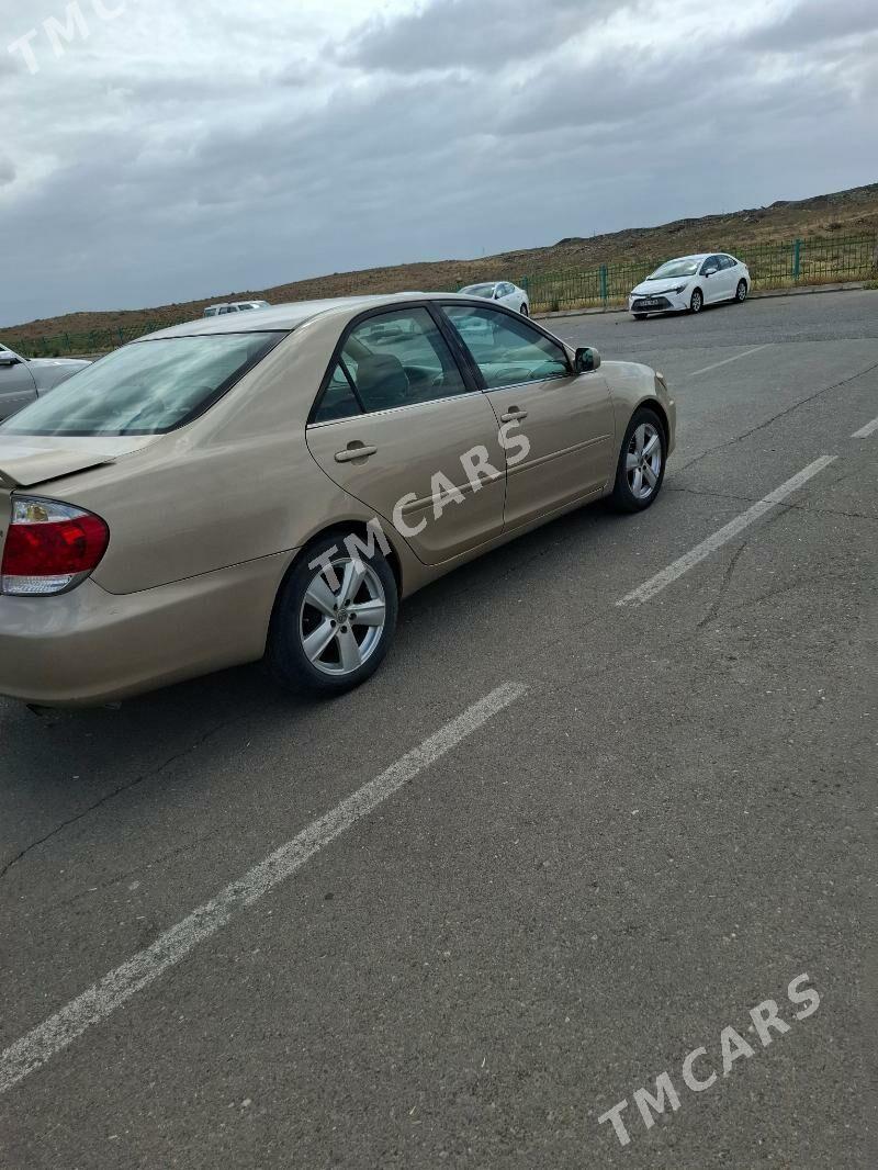 Toyota Camry 2004 - 135 000 TMT - Büzmeýin - img 5