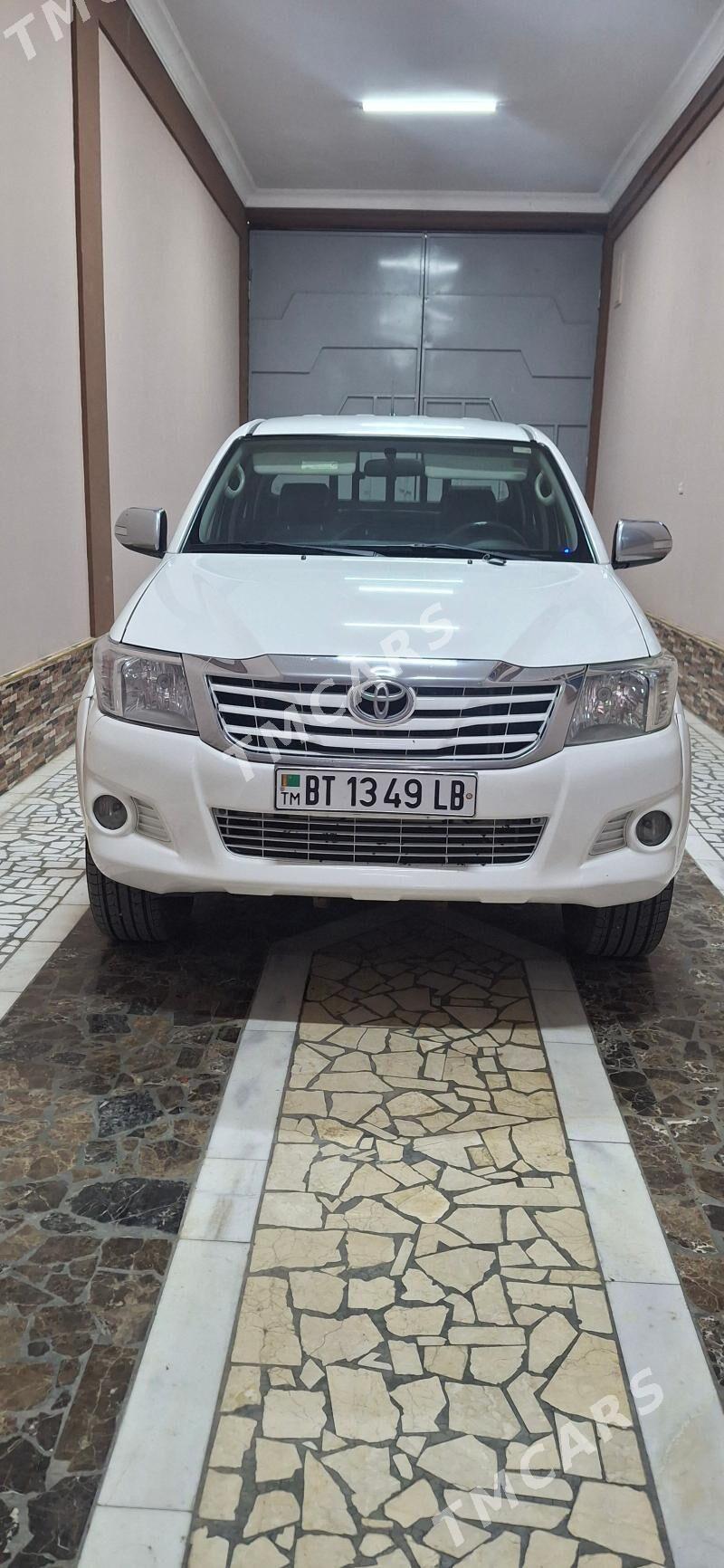 Toyota Hilux 2013 - 340 000 TMT - Türkmenabat - img 3