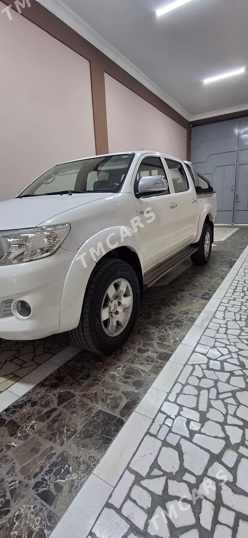 Toyota Hilux 2013 - 340 000 TMT - Türkmenabat - img 4