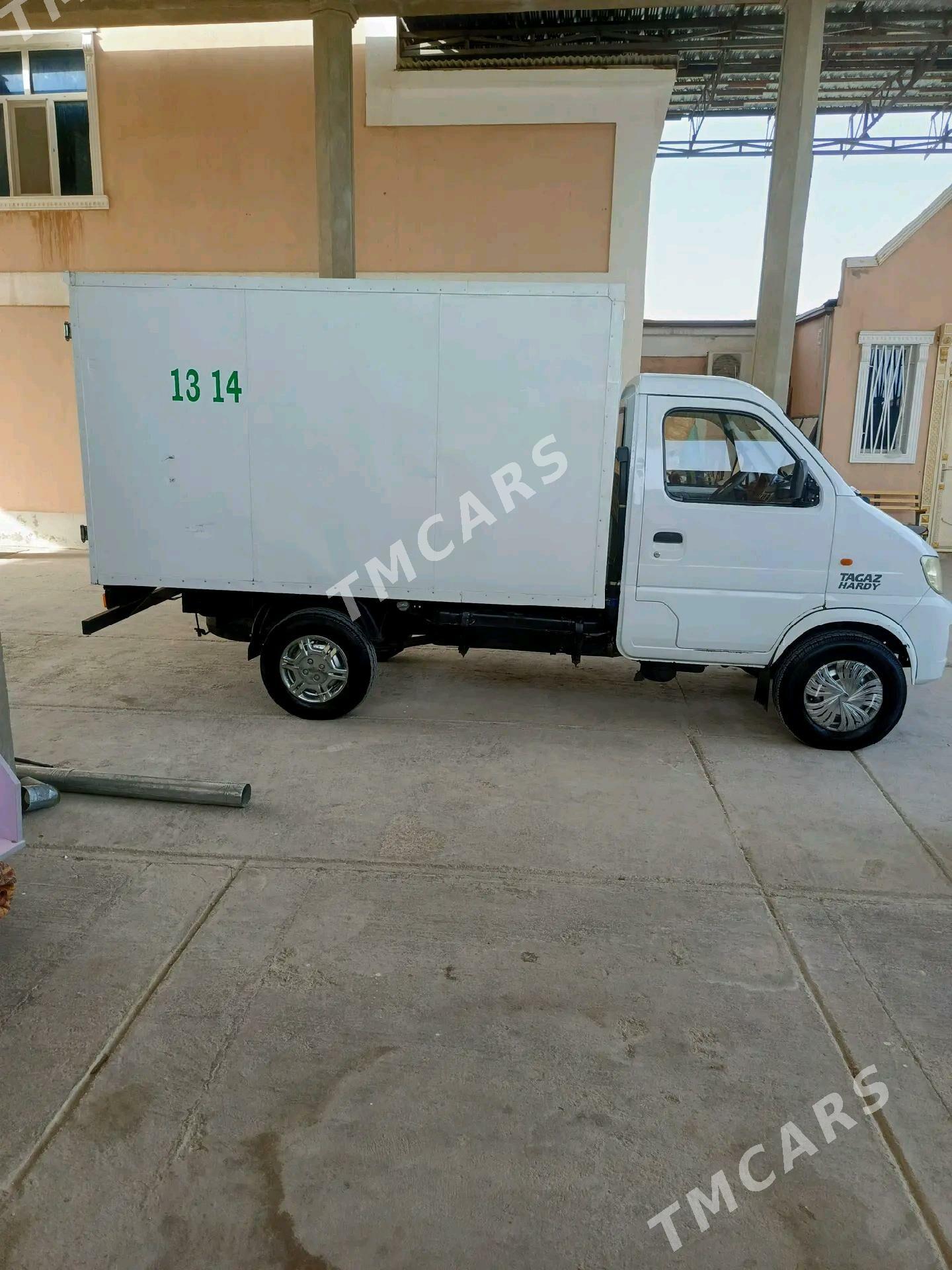 Toyota Dyna 2013 - 160 000 TMT - Balkanabat - img 4