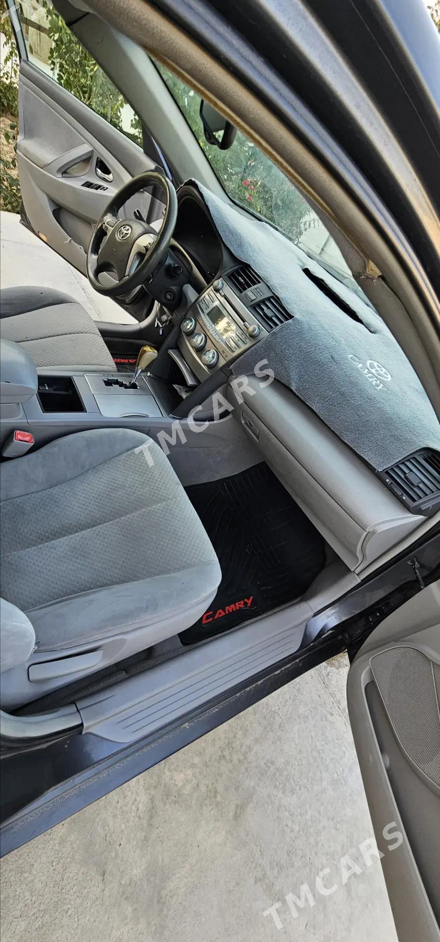 Toyota Camry 2006 - 130 000 TMT - Мары - img 3