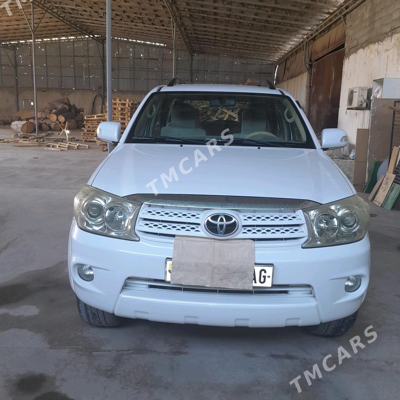 Toyota Fortuner 2010 - 305 000 TMT - Aşgabat - img 3
