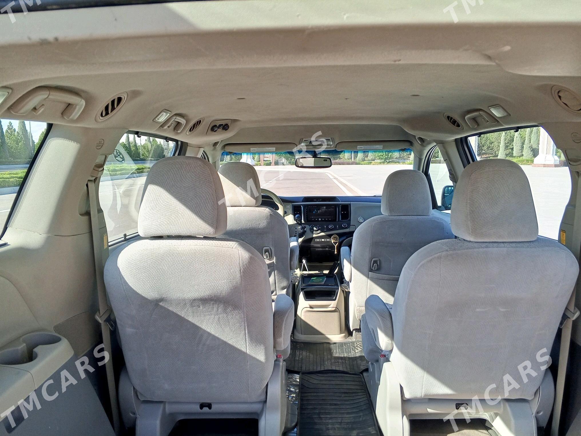 Toyota Sienna 2011 - 290 000 TMT - Ашхабад - img 2