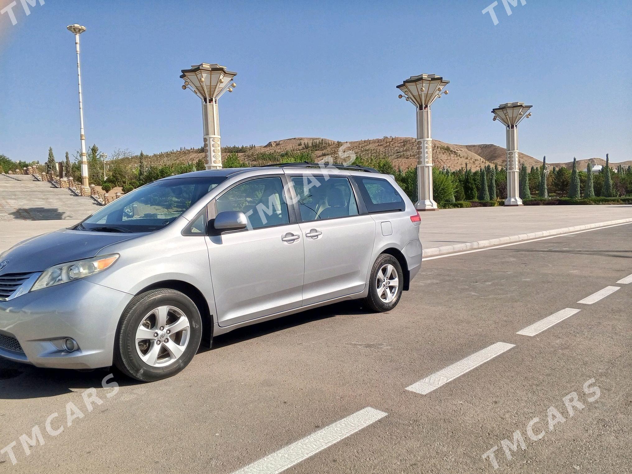 Toyota Sienna 2011 - 290 000 TMT - Ашхабад - img 5