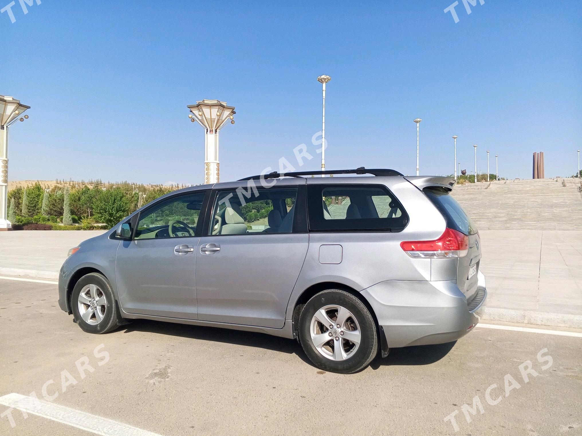 Toyota Sienna 2011 - 290 000 TMT - Ашхабад - img 6