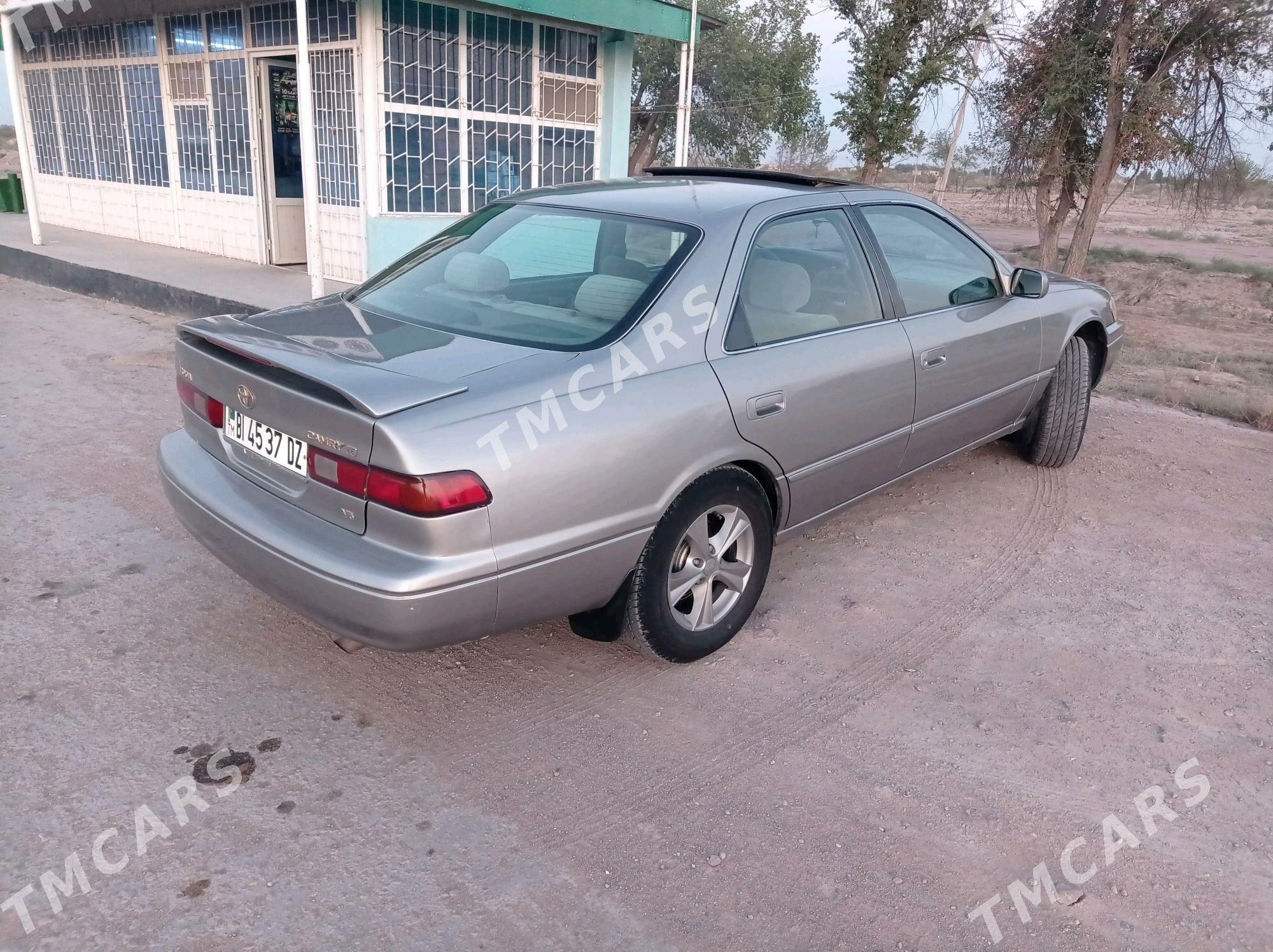Toyota Camry 1997 - 130 000 TMT - Köneürgenç - img 3