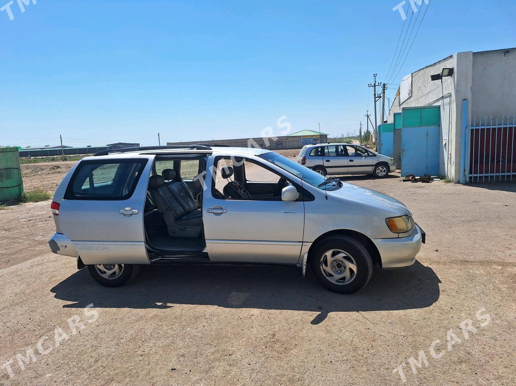 Toyota Sienna 2002 - 150 000 TMT - Şabat etr. - img 7