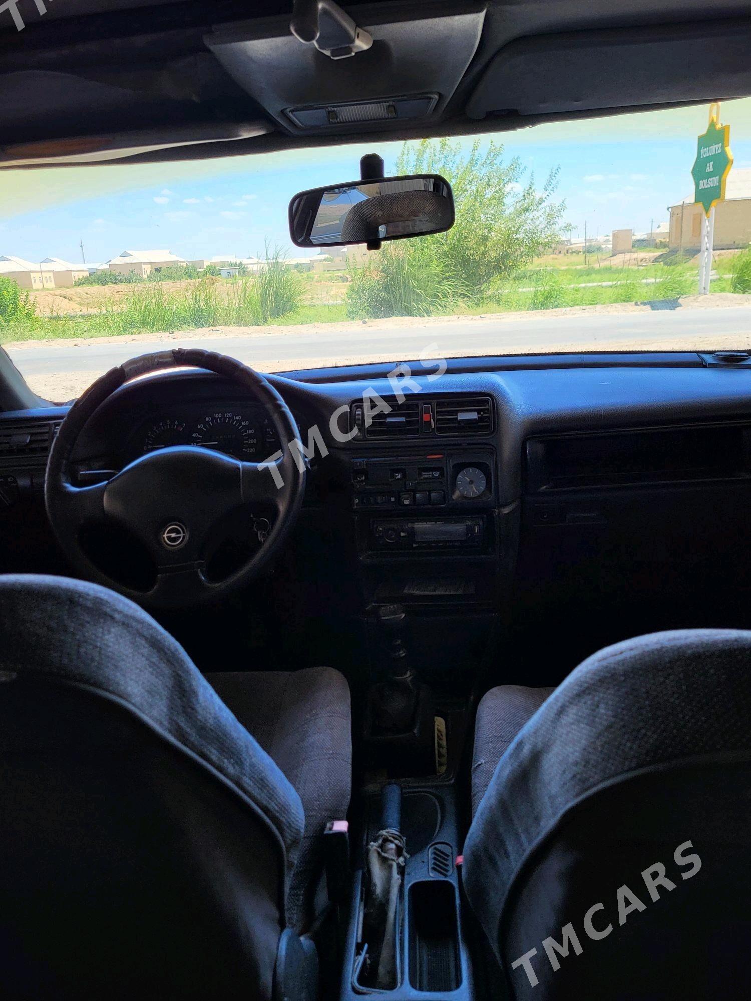 Opel Vectra 1991 - 32 000 TMT - Мары - img 8