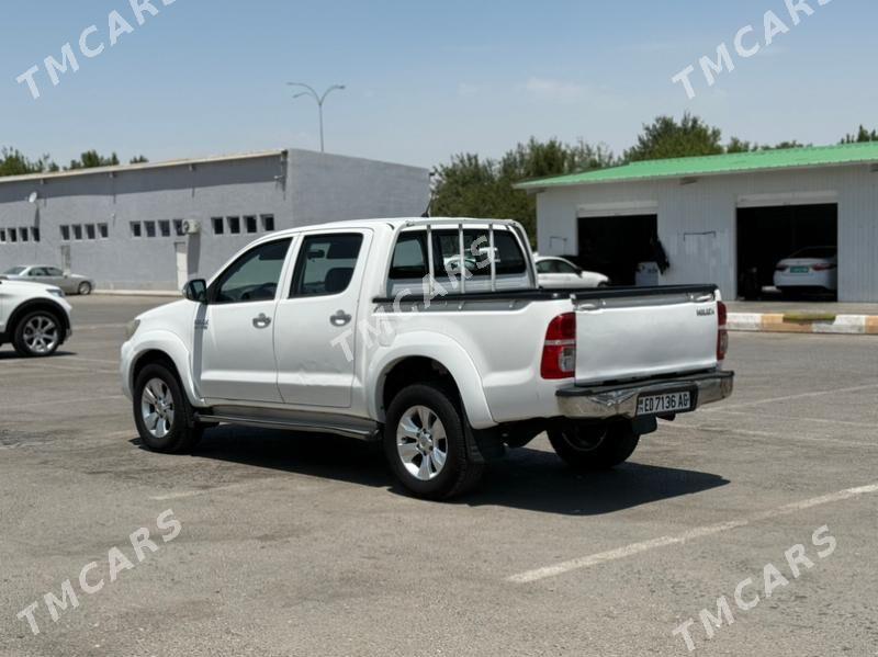 Toyota Hilux 2012 - 283 000 TMT - Aşgabat - img 5