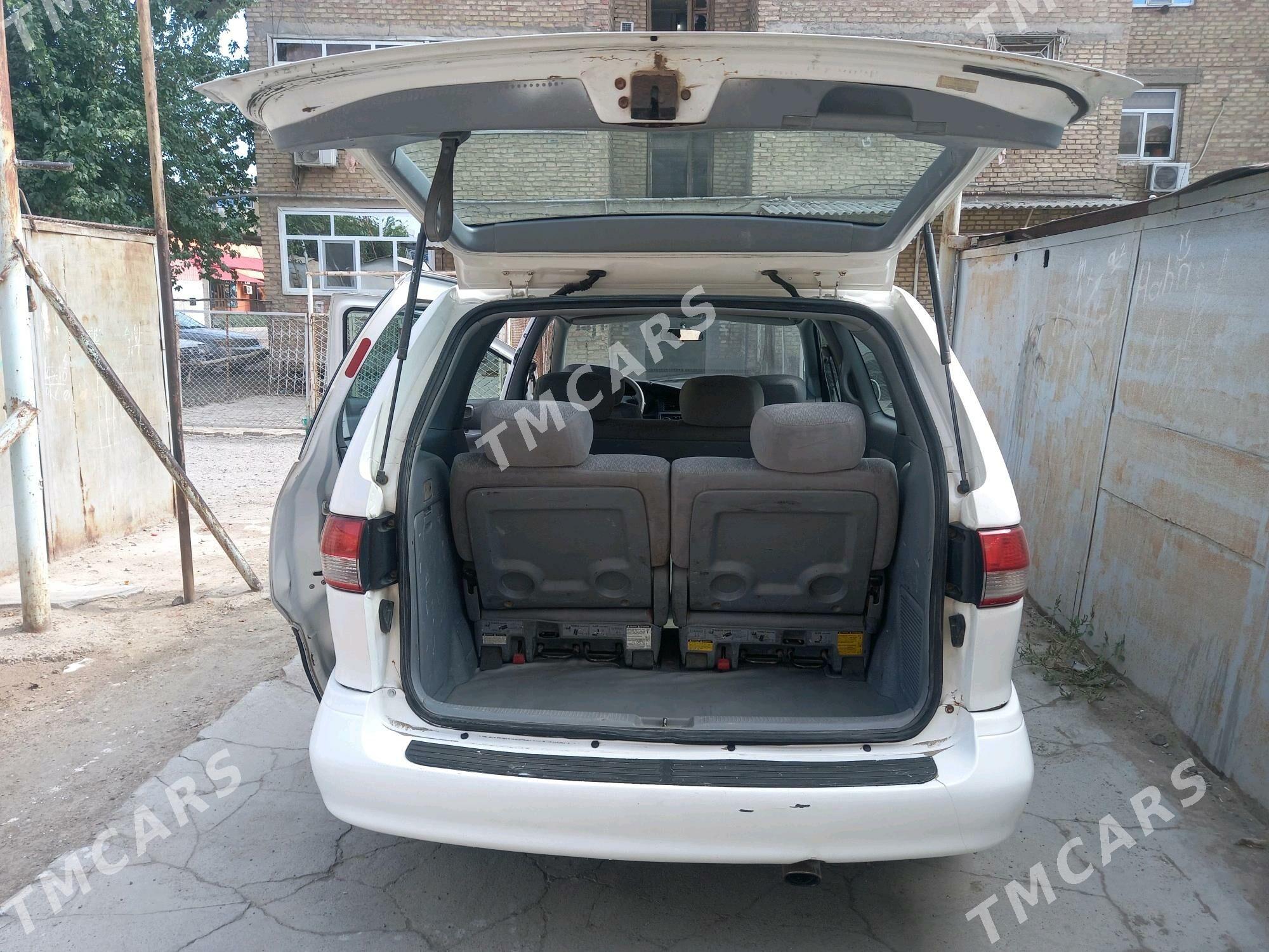Toyota Sienna 2001 - 150 000 TMT - Мары - img 6
