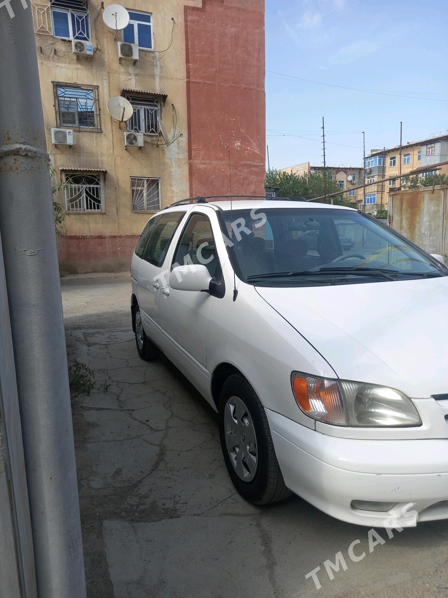 Toyota Sienna 2001 - 150 000 TMT - Мары - img 5
