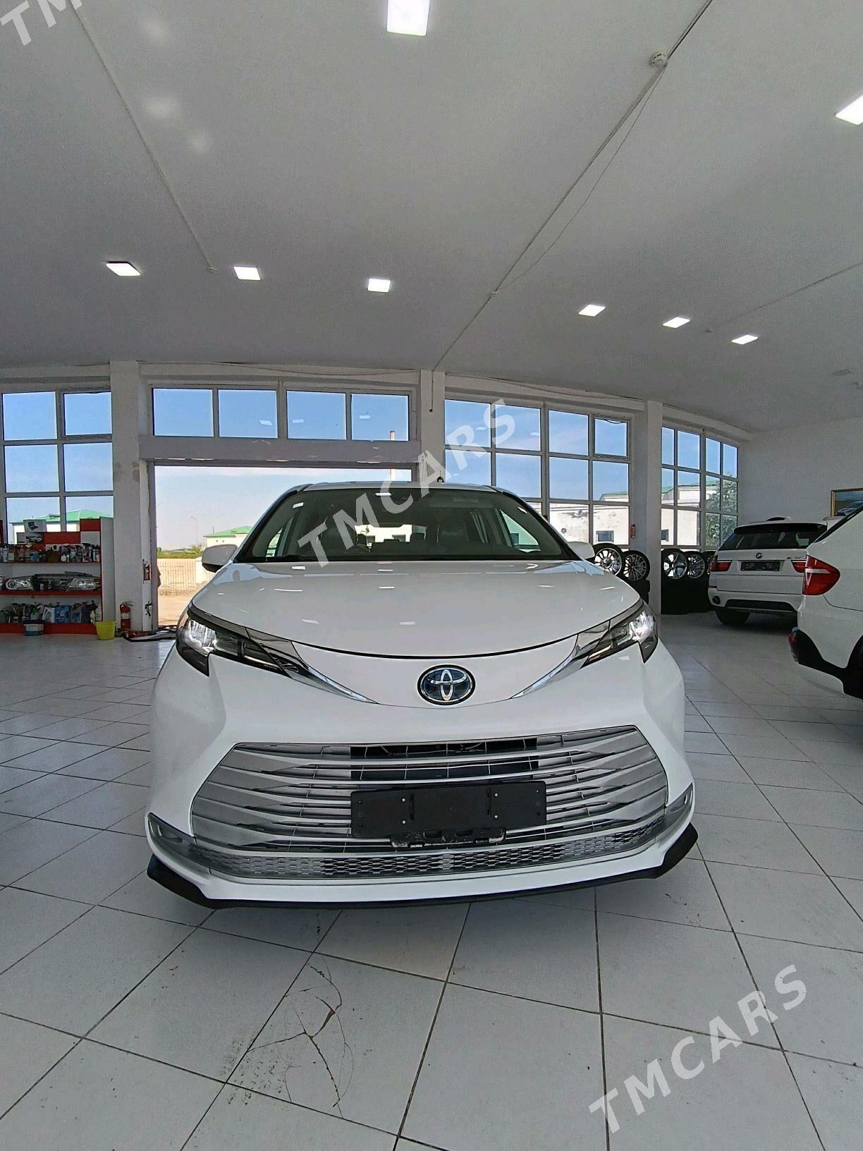 Toyota Sienna 2022 - 480 000 TMT - Daşoguz - img 8