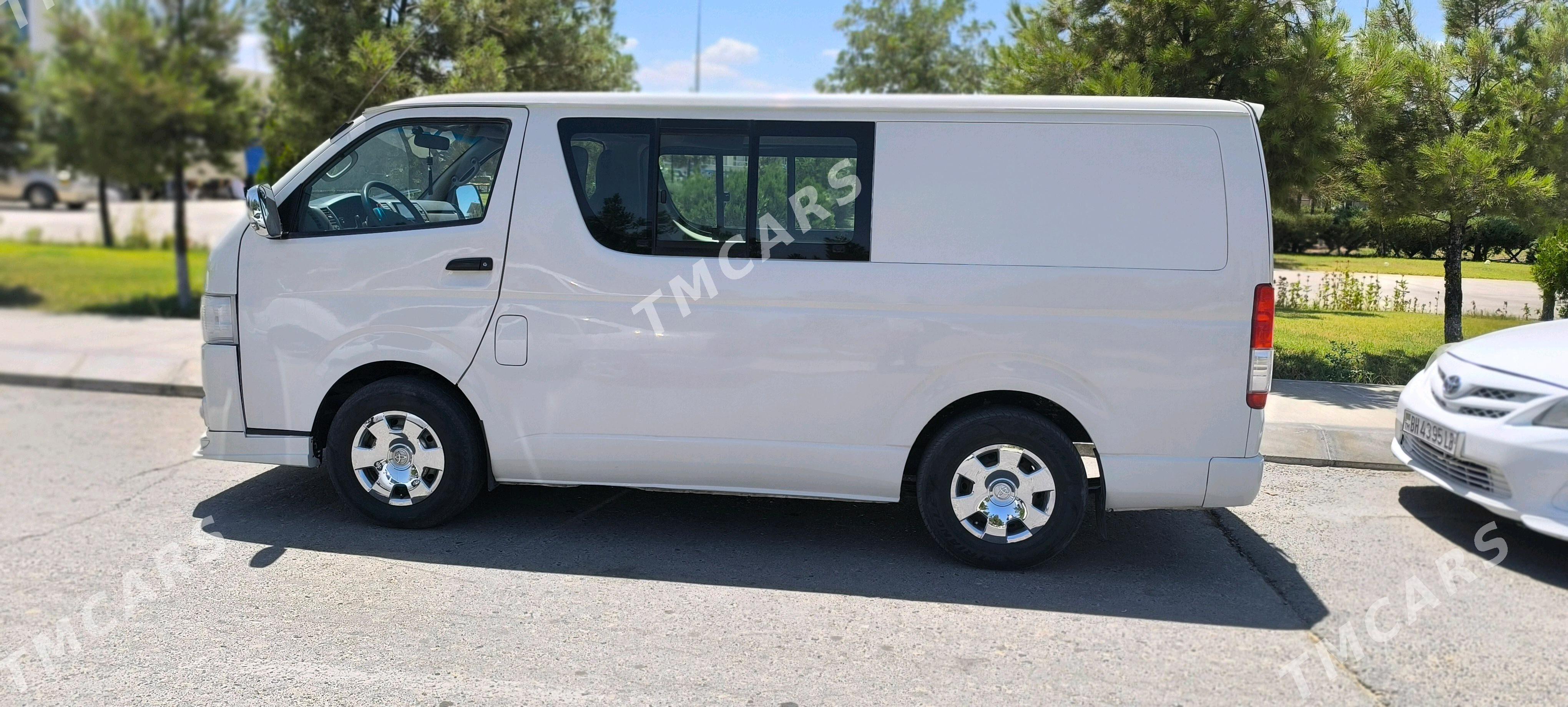 Toyota Hiace 2007 - 199 000 TMT - Мары - img 3