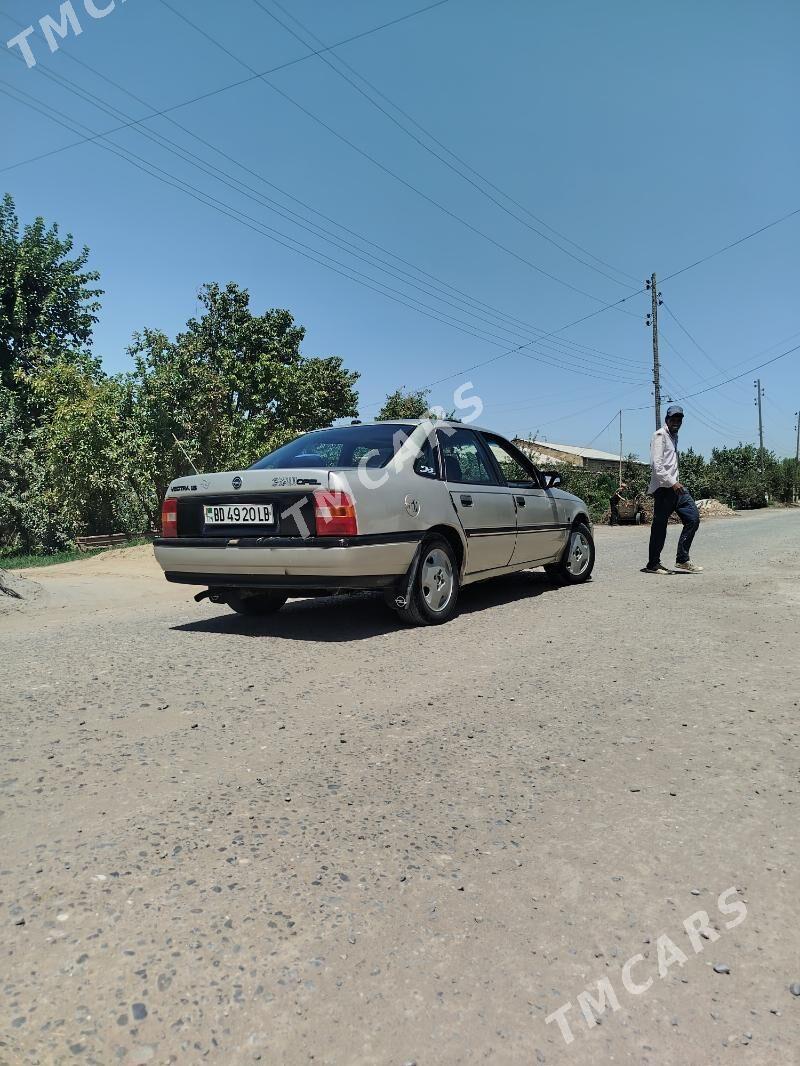 Opel Vectra 1988 - 27 000 TMT - Saýat - img 4
