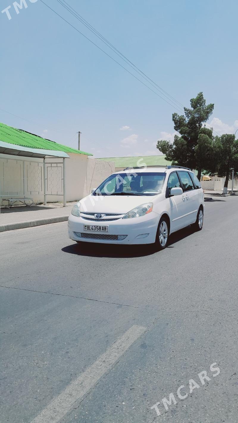 Toyota Sienna 2008 - 200 000 TMT - Aşgabat - img 3