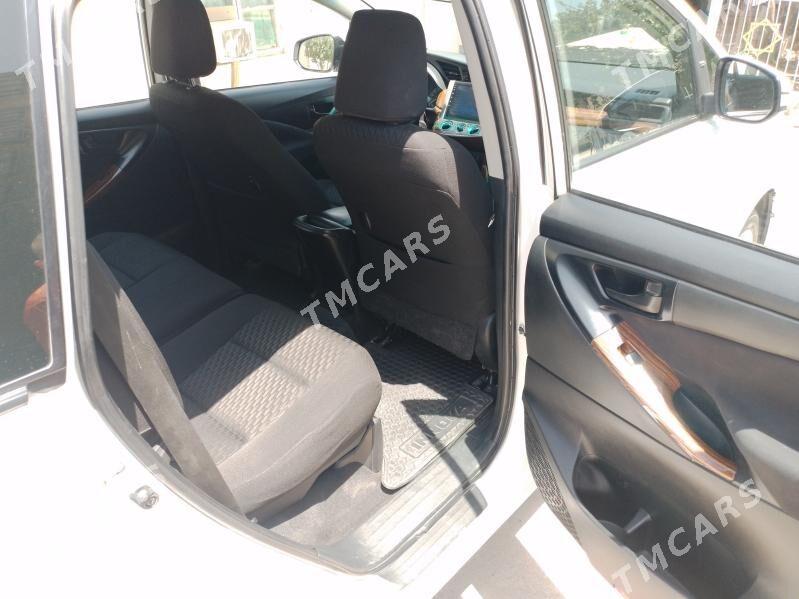 Toyota Innova 2020 - 262 000 TMT - Ak bugdaý etraby - img 4