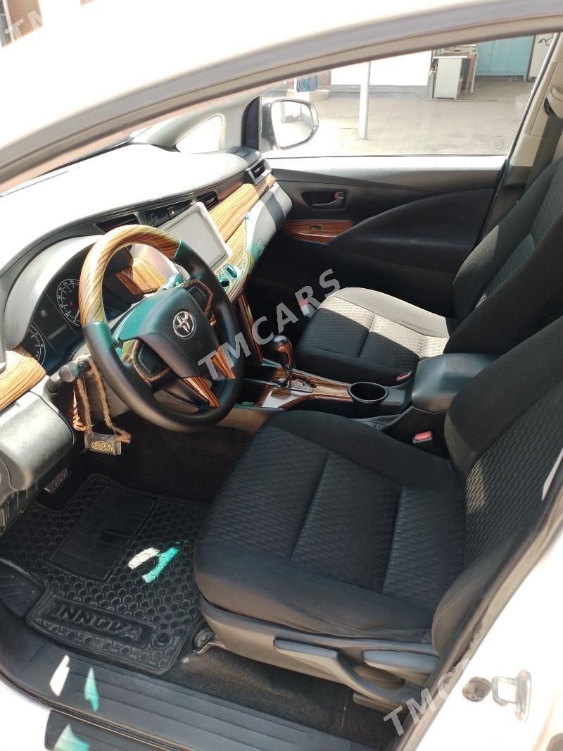 Toyota Innova 2020 - 262 000 TMT - Ak bugdaý etraby - img 5