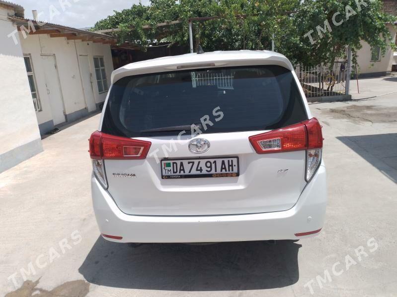 Toyota Innova 2020 - 262 000 TMT - Ak bugdaý etraby - img 9