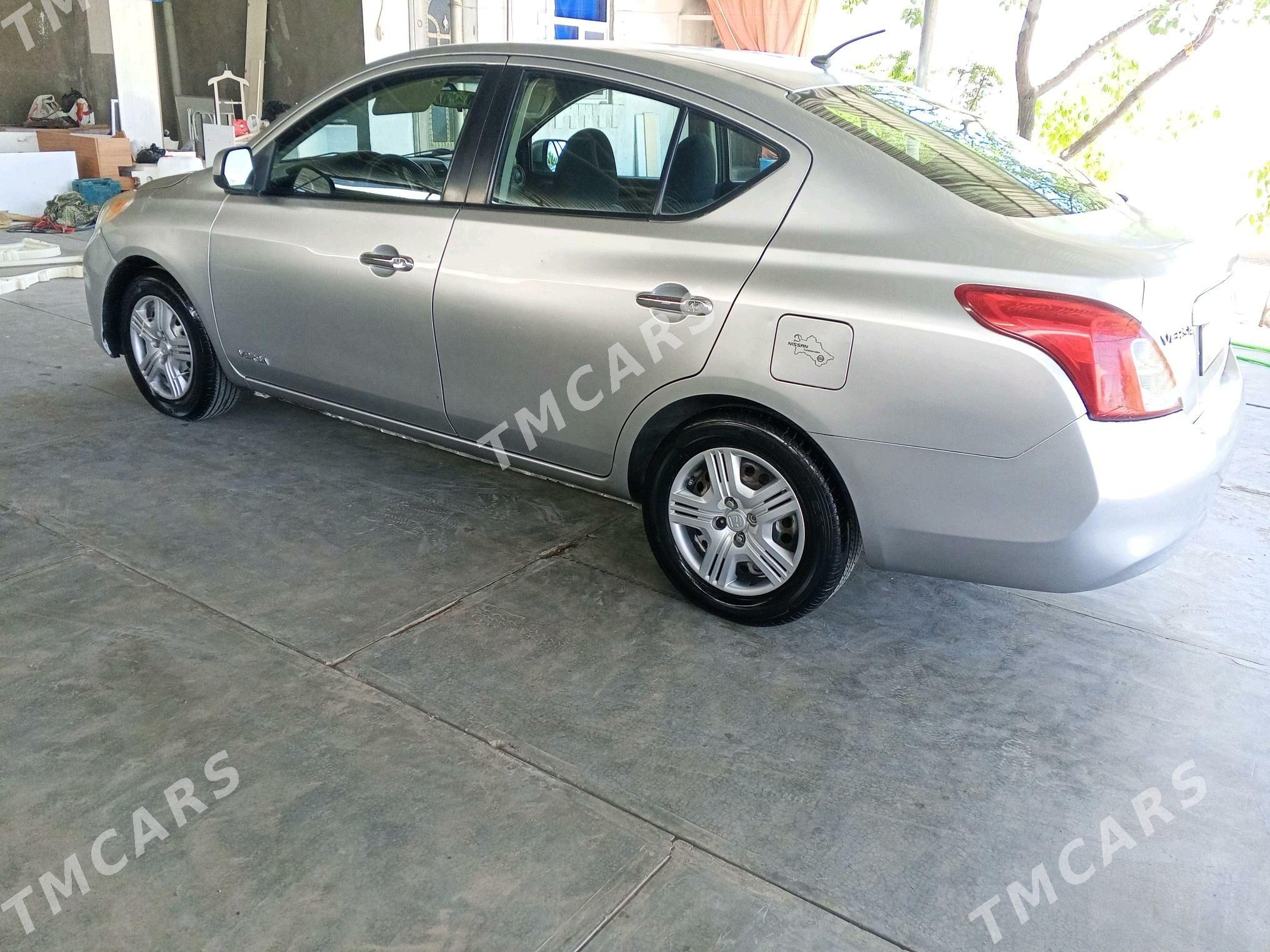 Nissan Versa 2011 - 130 000 TMT - Анев - img 6