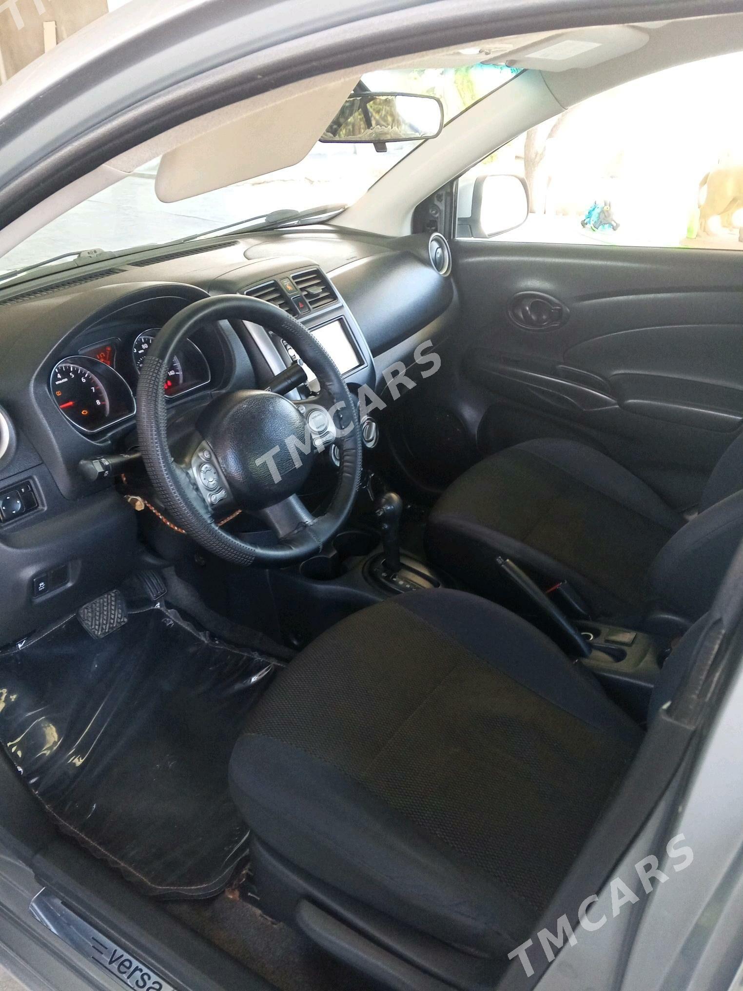 Nissan Versa 2011 - 130 000 TMT - Анев - img 2