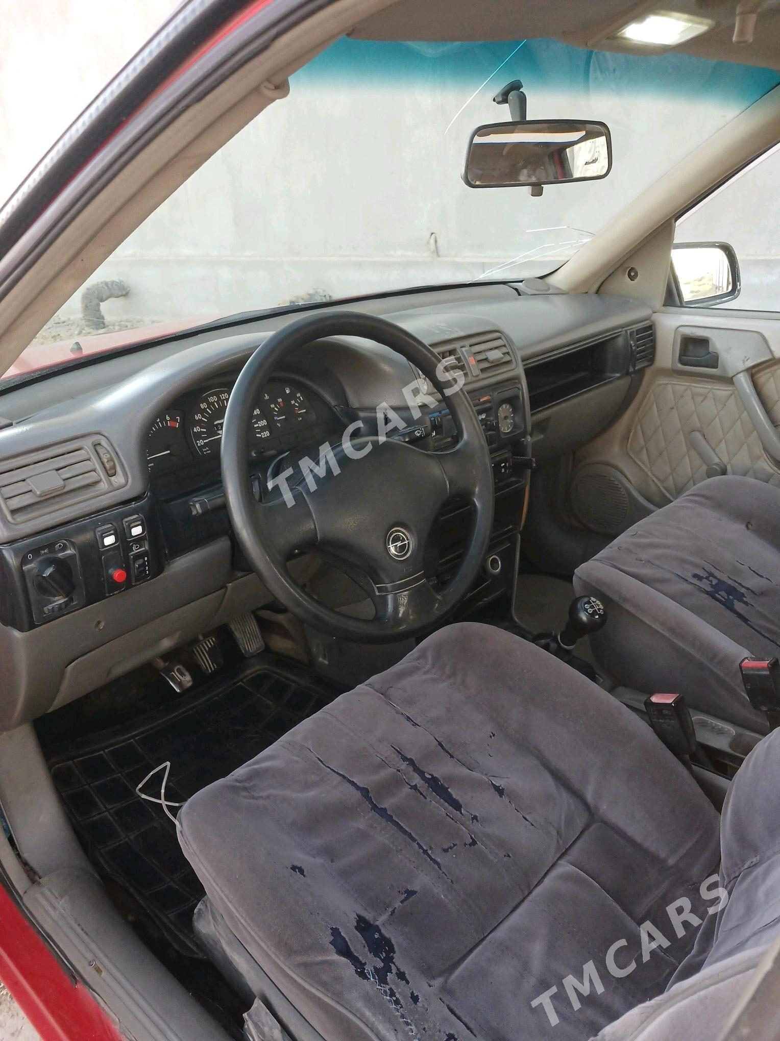 Opel Vectra 1990 - 17 000 TMT - Mary - img 4