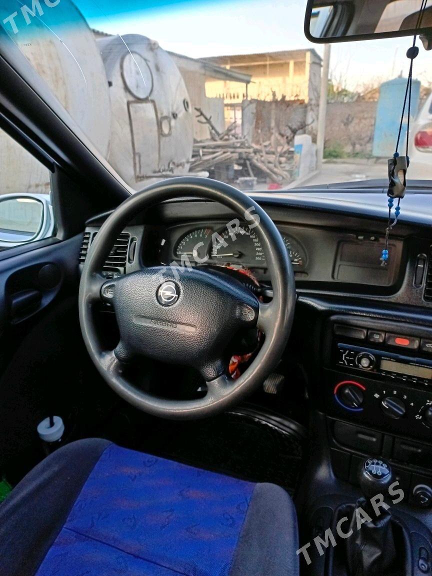 Opel Vectra 1996 - 43 000 TMT - Кипджак - img 5