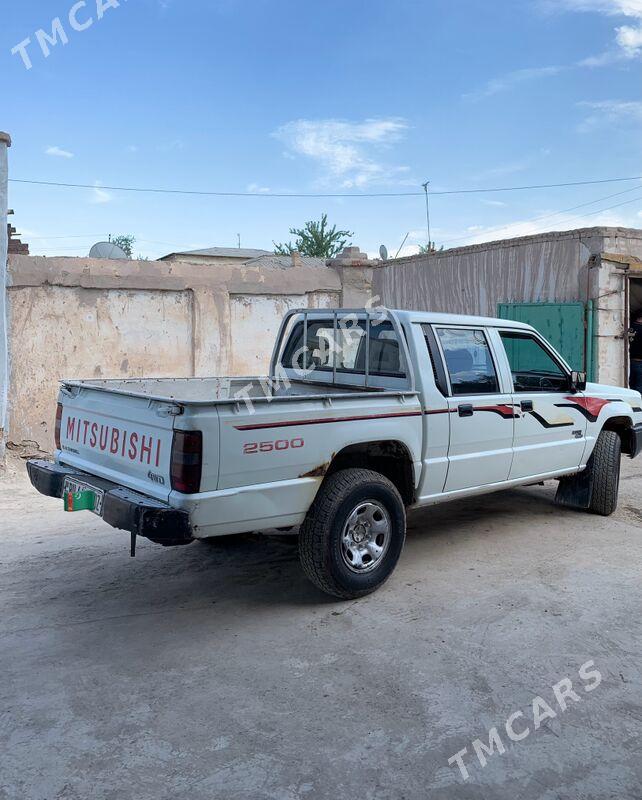 Mitsubishi L200 1999 - 65 000 TMT - Дашогуз - img 5