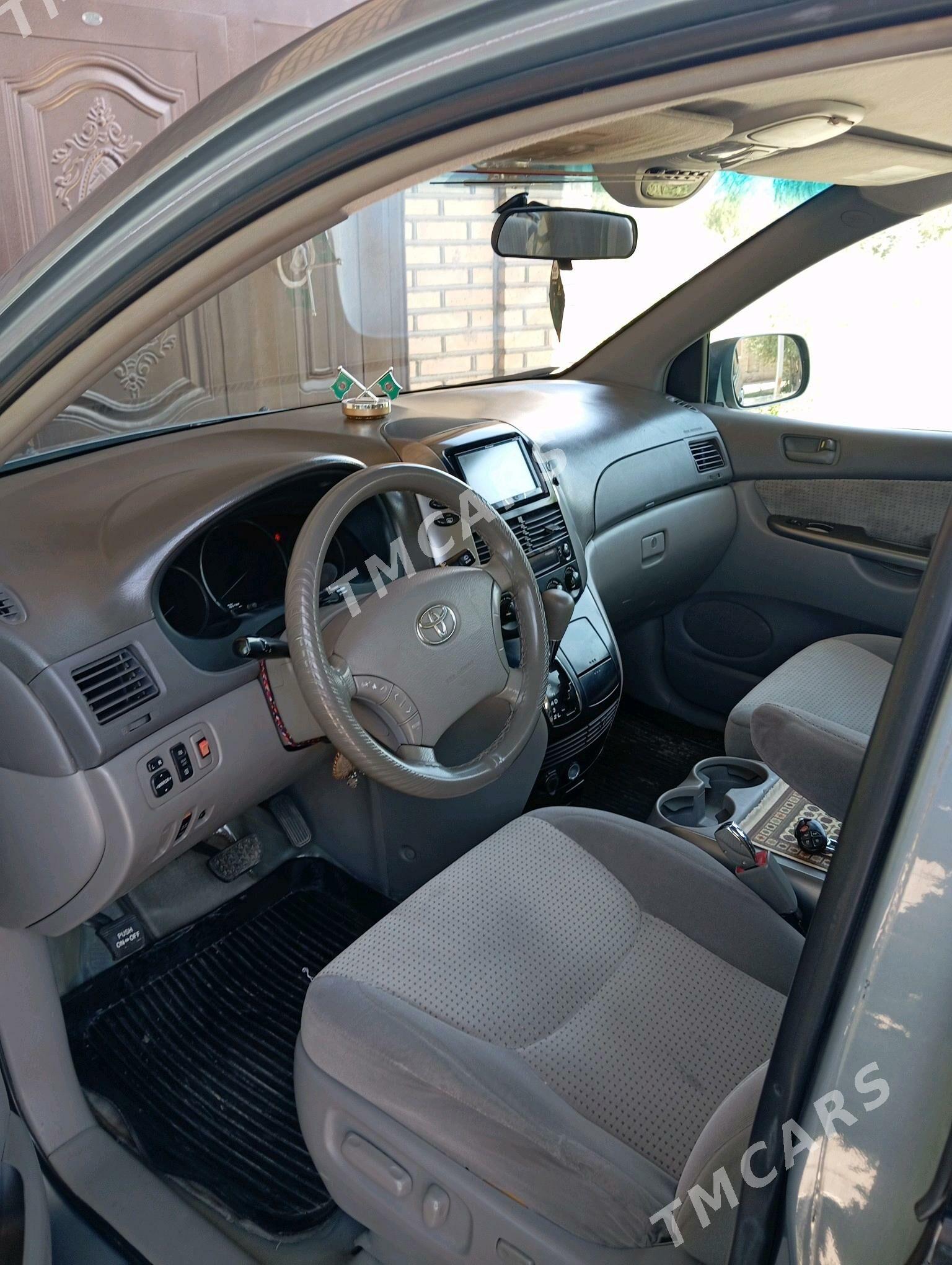 Toyota Sienna 2008 - 240 000 TMT - Gurbansoltan Eje - img 2