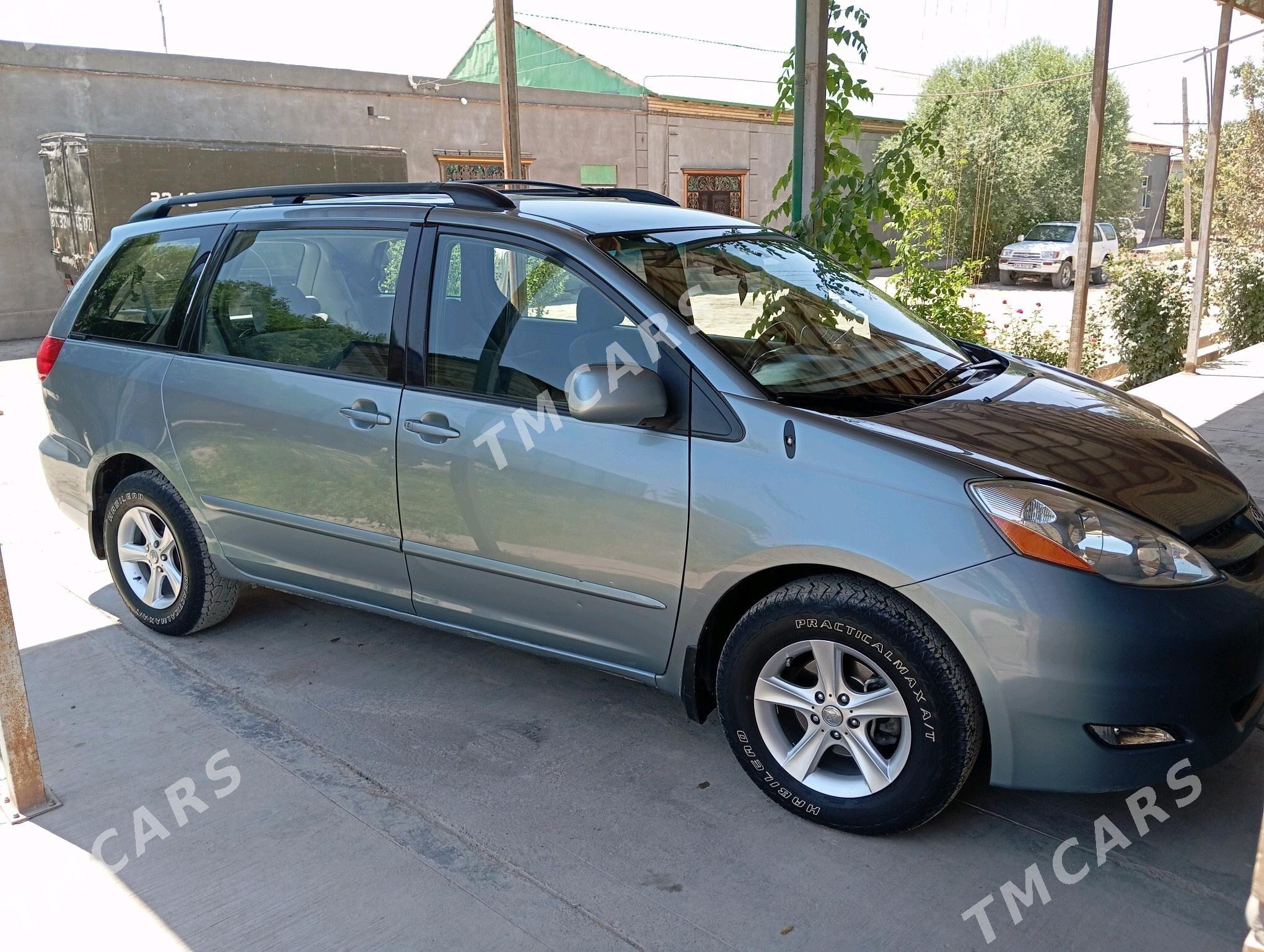 Toyota Sienna 2008 - 240 000 TMT - Gurbansoltan Eje - img 6