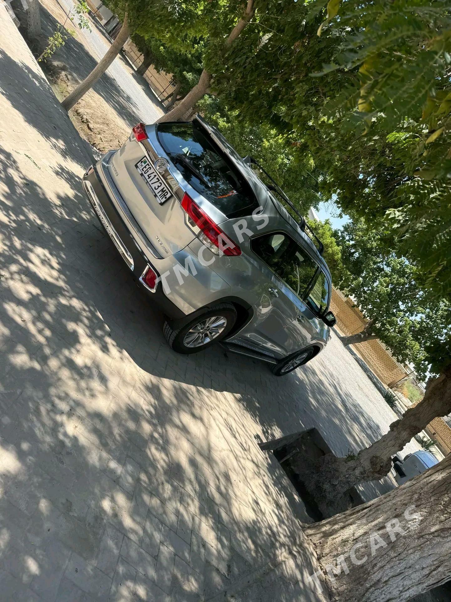 Toyota Highlander 2019 - 440 000 TMT - Baýramaly - img 3