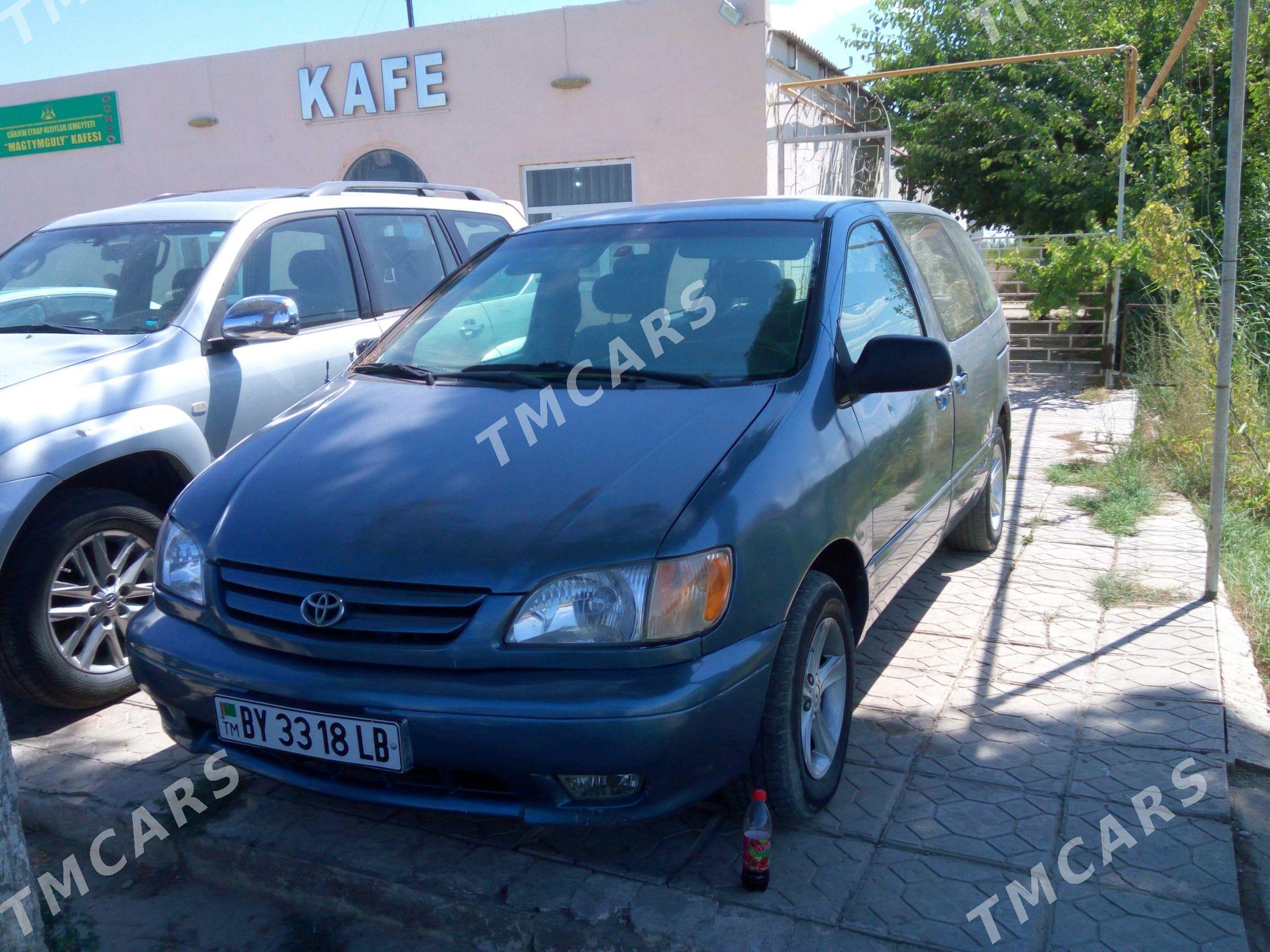 Toyota Sienna 2002 - 115 000 TMT - Türkmenabat - img 2