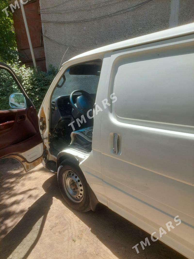 Toyota Hiace 2002 - 130 000 TMT - Mary - img 5
